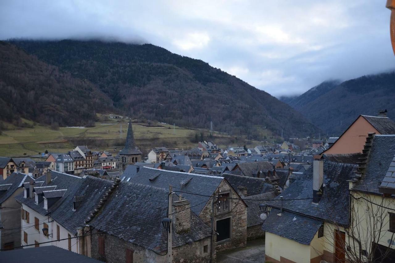 Laurit Villa Bossòst Exteriör bild
